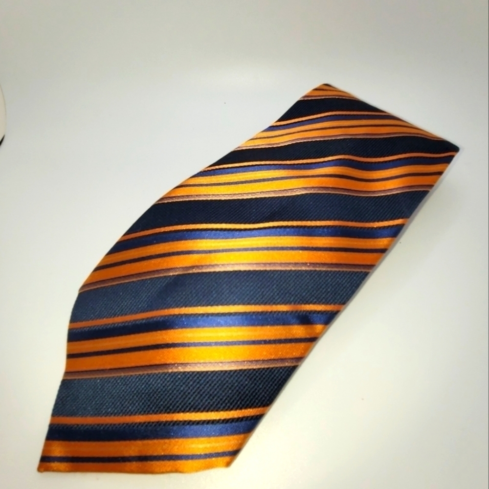 Impermeable 100% Silk Orange Nlack Stripes Men's Tie